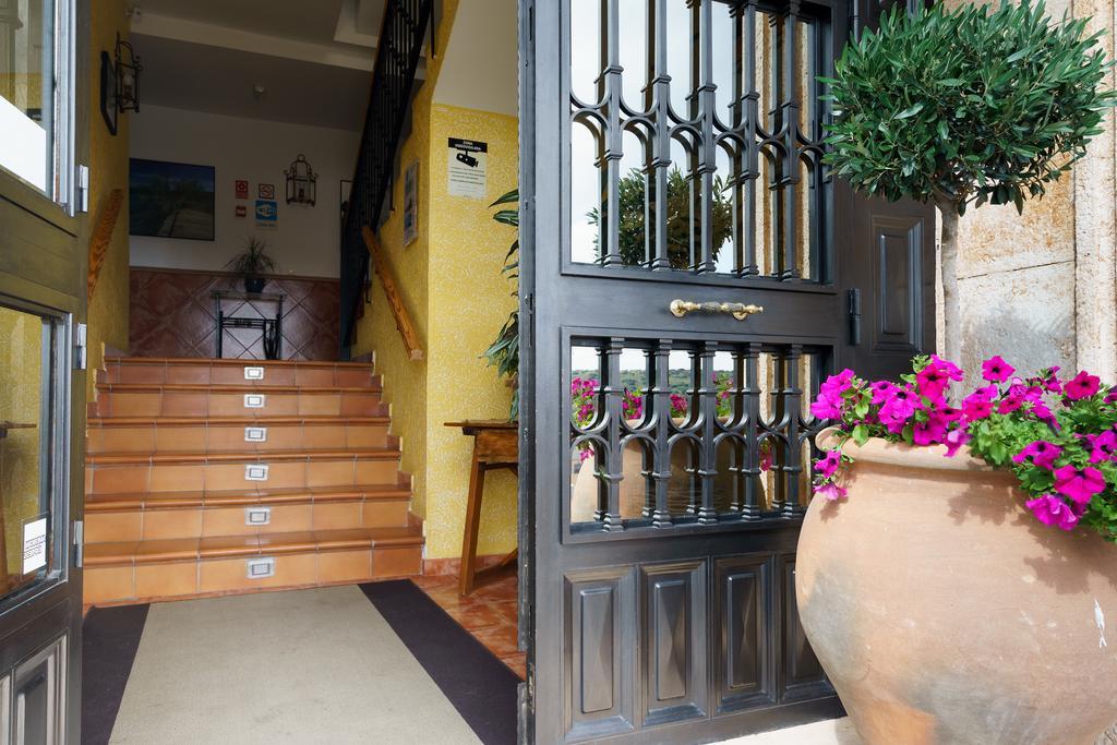 Doña Apartahotel
